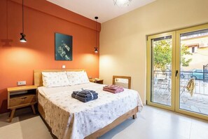1 chambre, fer et planche à repasser, lit de bébé portatif, Wi-Fi