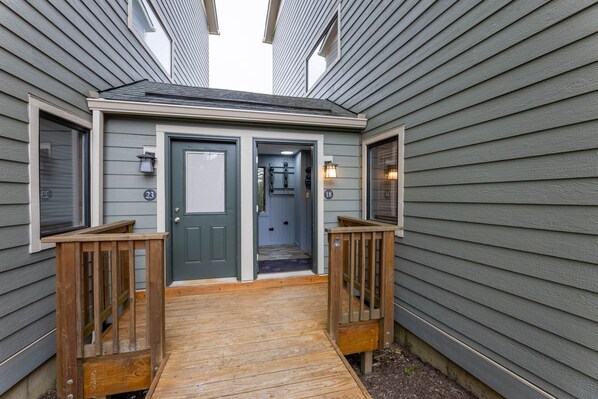 2023-05-24_PR 18-6B2A4598-HDR - Pet Friendly 1br/1ba 18 Powderidge (Snowshoe)
