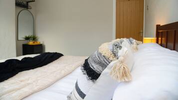 2 bedrooms, WiFi, bed sheets