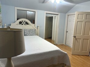1 chambre, fer et planche Ă repasser, Wi-Fi, draps fournis