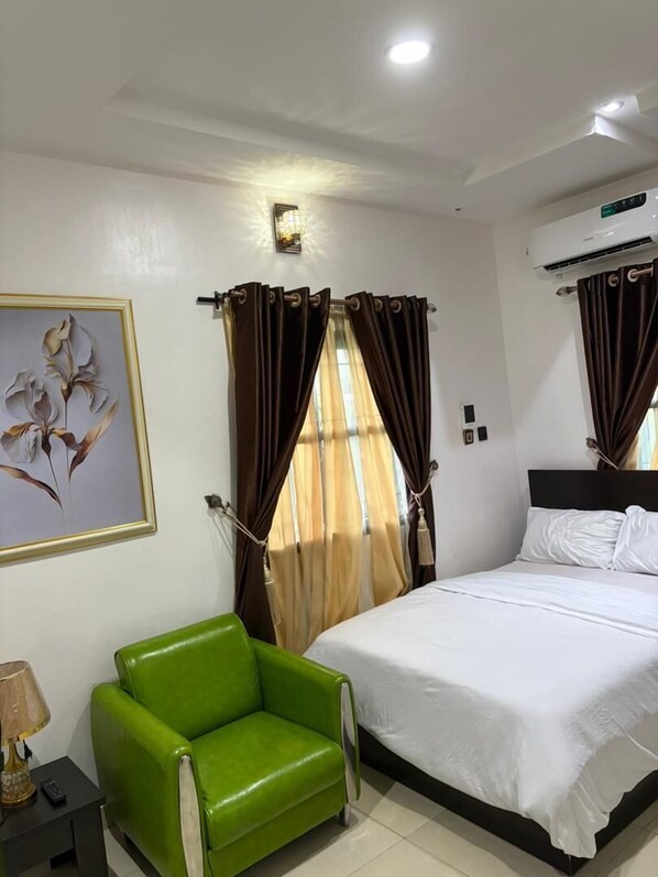 1 habitación, tabla de planchar con plancha, wifi y ropa de cama 