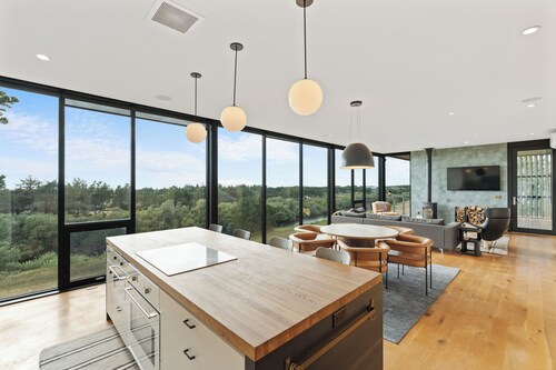 Surf Pines / Ocean Views, Fire Pit & Fireplace