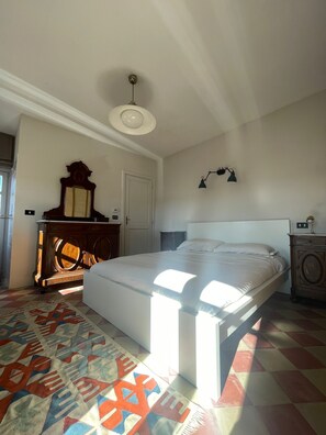 1 bedroom, iron/ironing board, WiFi, bed sheets - Monferrato Poolhouse (Castelnuovo Don Bosco)