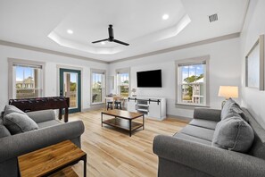 TV, table football - Book for Summer at this Home with a Community Pool and Game Room (Port St. Joe)