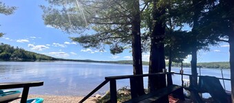 Lakefront Cottage on Brewer Lake w Private Beach