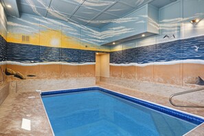 Cabane, 6 chambres | Piscine | Piscine couverte