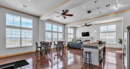 Luxurious 1 Bed 1 Bath Apartment At The Meadows 1 Bedroom Apts by FlexHaus