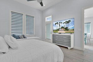 3 bedrooms, free WiFi - Cielito Lindo - Private Home With Hot Tub 3 Bedroom Home by RedAwning (South Padre Island)