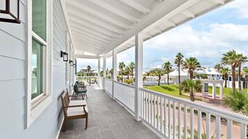 House, 4 Bedrooms | Property grounds