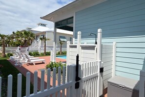 House, 3 Bedrooms | Property grounds