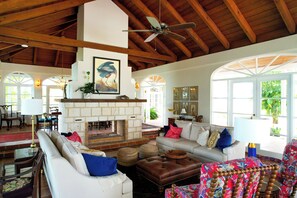 Una Smart TV, libros