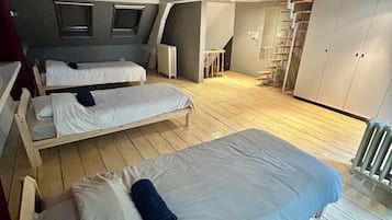 4 chambres, rideaux occultants, chambres insonorisées