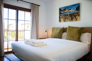 4 Schlafzimmer, Bügeleisen/Bügelbrett, kostenloses WLAN, Bettwäsche