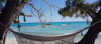 Wonderful 5-bedroom house on an exquisite private beach with WiFi on Cat Island.