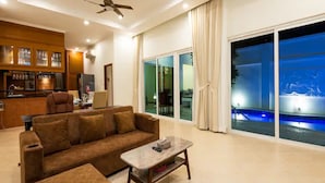 View from room - Party Pool Villa Pattaya (Pattaya)