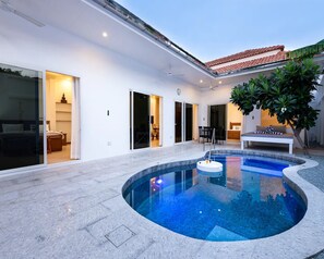 Terrace/patio - Party Pool Villa Pattaya (Pattaya)