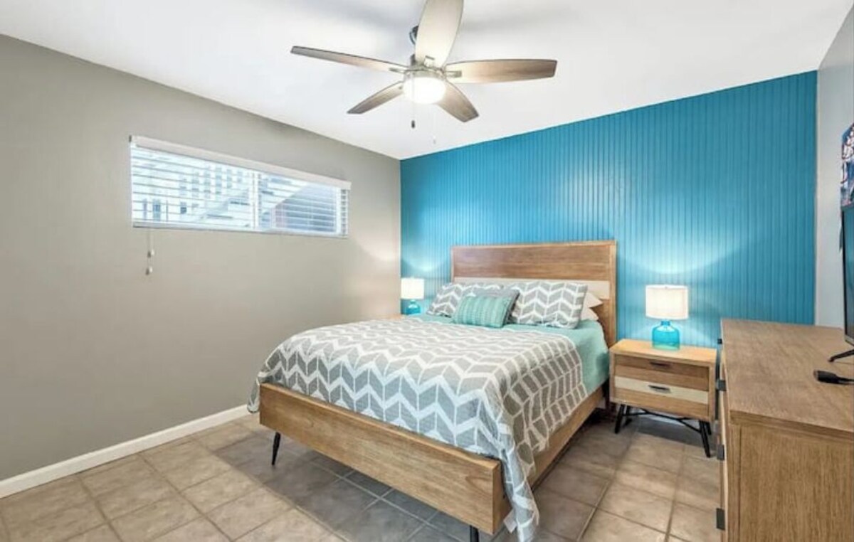 Photo 4 of Blue Pearl 1 bedroom, 2 bath condo - sleeps 6 , Pet friendly.