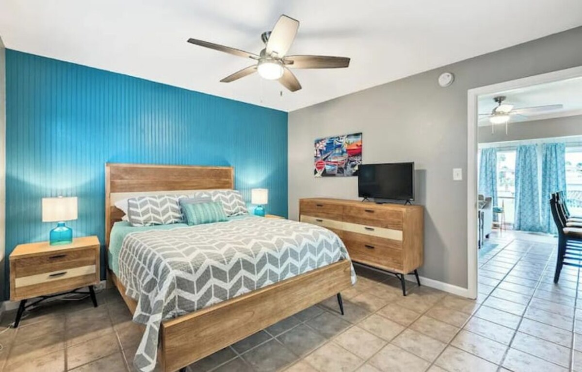Photo 2 of Blue Pearl 1 bedroom, 2 bath condo - sleeps 6 , Pet friendly.