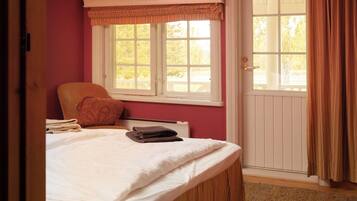 Basic Double Room | Individually decorated, blackout drapes, iron/ironing board, free WiFi