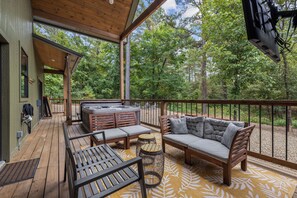Terrace/patio - Spotted Feather in Hochatown/Broken Bow (Broken Bow)