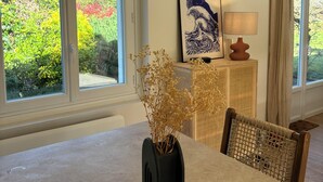 Dining - Bright house, quiet and well located (10min from beaches, Carnac, Quiberon..) (Ploemel)