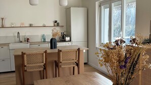 Coffee/tea maker, fridge, microwave, oven - Bright house, quiet and well located (10min from beaches, Carnac, Quiberon..) (Ploemel)