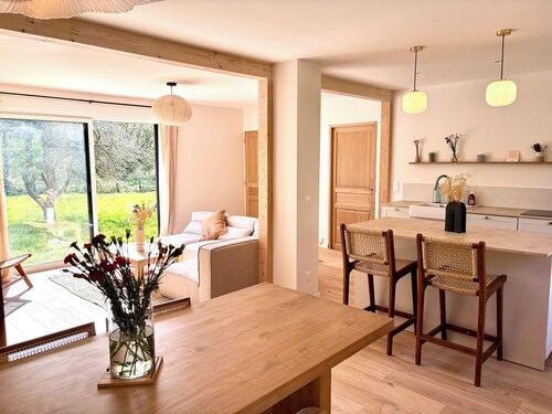 Bright house, quiet and well located (10min from beaches, Carnac, Quiberon..)