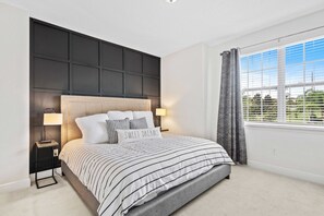 5 bedrooms, iron/ironing board, bed sheets