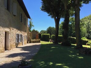 Property grounds - LA CHARTREUSE DE LA SYLVE BÉNITE, family home (Villages du Lac de Paladru)