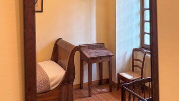 7 habitaciones, tabla de planchar con plancha, cuna de viaje y wifi