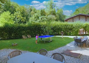 Outdoor dining - Chartreuse de la Sylve Bénite, large capacity character cottage (Villages du Lac de Paladru)