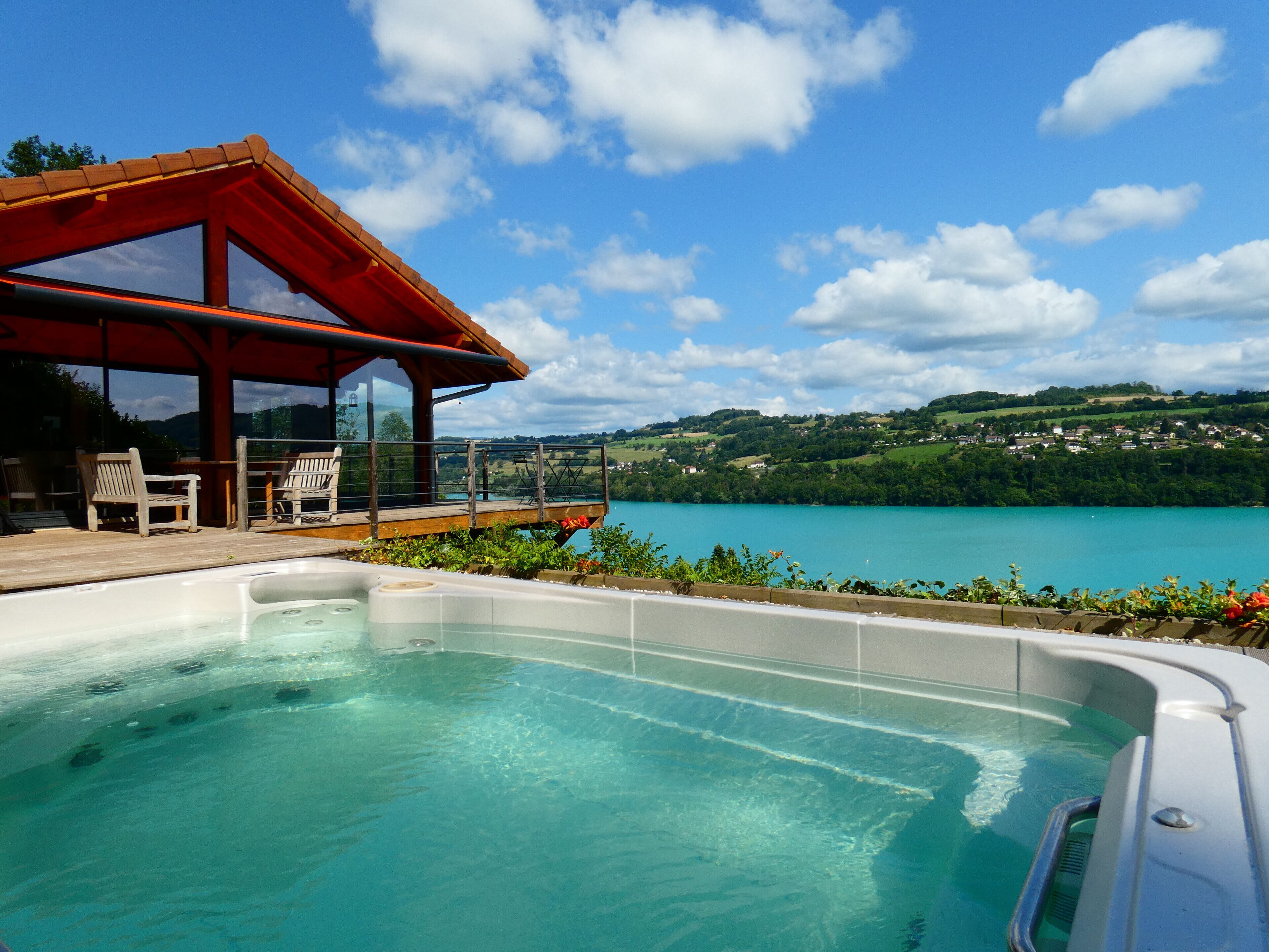 Bain à remous extérieur