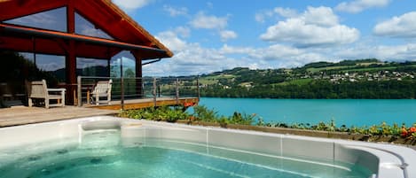 Bañera de hidromasaje exterior