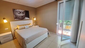 1 slaapkamer, een strijkplank/strijkijzer, wifi, beddengoed