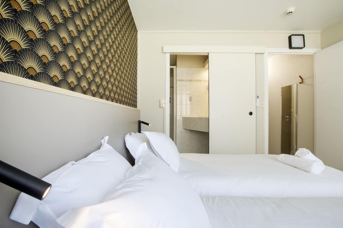 Twin Room, Ensuite, Garden View | 1 bedroom, desk, laptop workspace, free WiFi