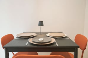 1 bedroom, desk, laptop workspace, free WiFi