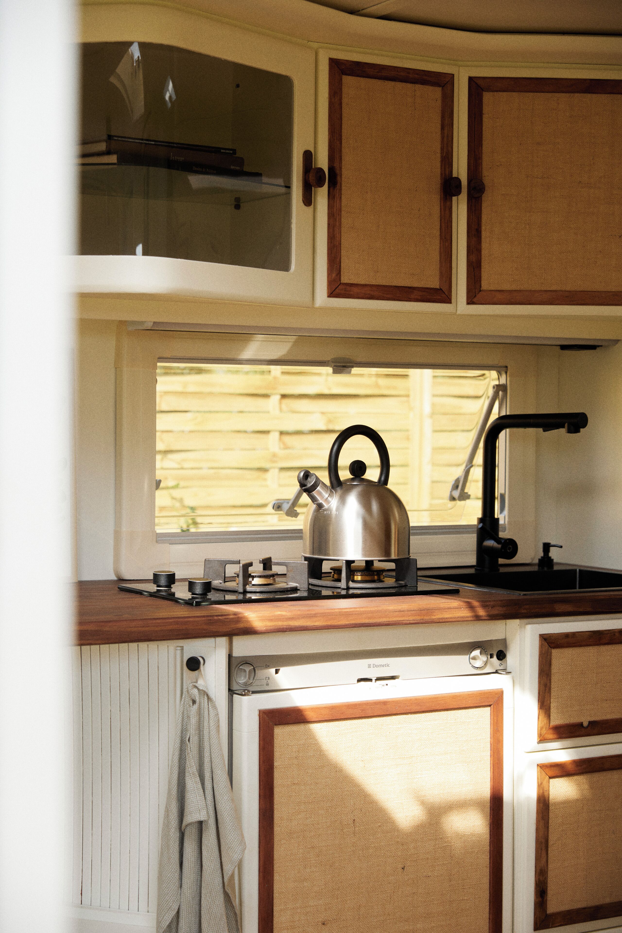 Fridge, stovetop, coffee/tea maker, toaster