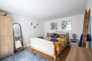 3 bedrooms, iron/ironing board, travel cot, WiFi
