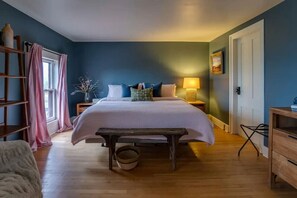 5 bedrooms, iron/ironing board, free WiFi
