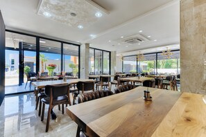 Exterior - M&N Holiday Resort (Ulcinj)