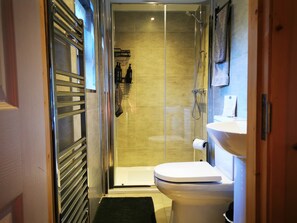 Baita | Bagno | Doccia, set di cortesia gratuito, asciugamani, carta igienica