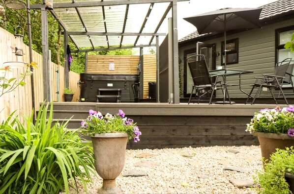 Cabin | Exterior