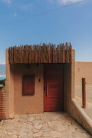 Fachada de la propiedad