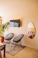 Suite estudio Confort, balcón, vistas al mar | Minibar, decoración individual, wifi gratis y ropa de cama