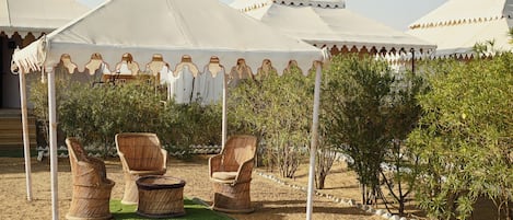 Couples’ dining