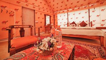 Deluxe-Doppelzimmer, Blick auf die Wüste | Schreibtisch