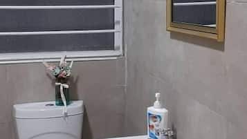 House | Bathroom | Separate bathtub and shower, deep-soaking bathtub, towels
