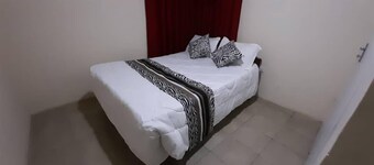 3 Bed House - Sleeps 6 - Garden - Parking - Wifi