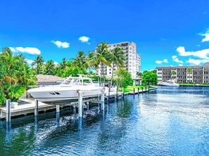 Marina - Heated Pool & Hot Tub! Waterfront+Golf Cart! (Fort Lauderdale)