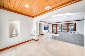 Smart-TV, Stereoanlage, Computerbildschirme, Drucker